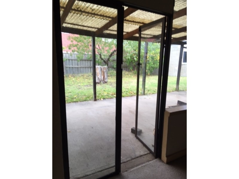 14 Warren Road, Cheltenham VIC 3192