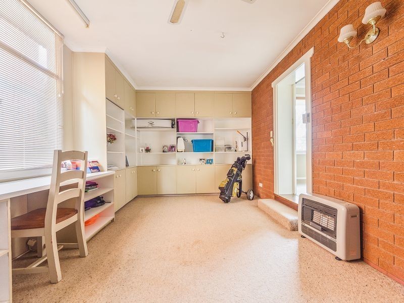 8 Scenic Drive, Cowra NSW 2794