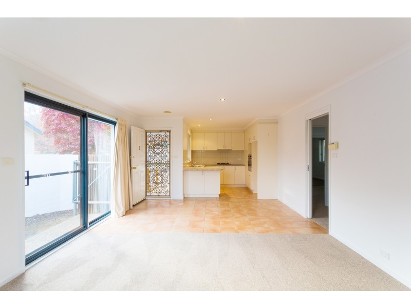 2/14 Harris Street, Hackett ACT 2602