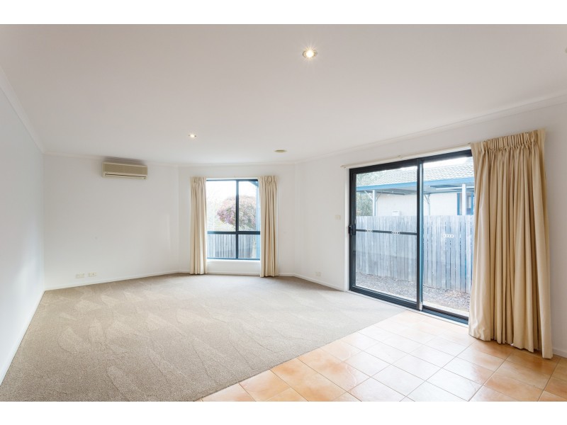 2/14 Harris Street, Hackett ACT 2602
