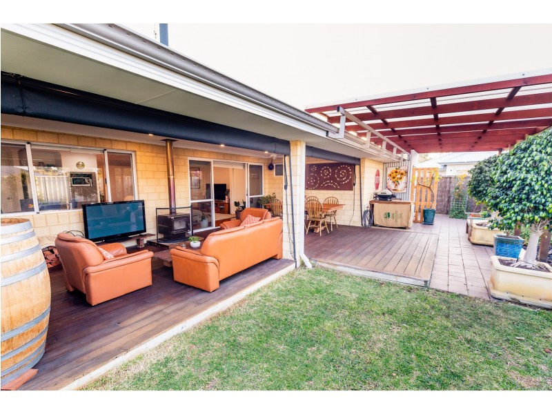 14 Indooroopilly Crescent, Dunsborough WA 6281