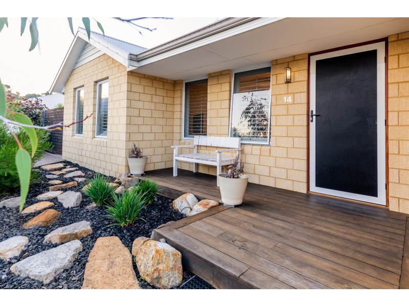 14 Indooroopilly Crescent, Dunsborough WA 6281