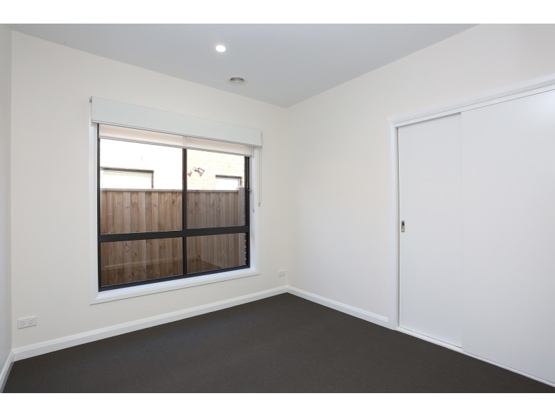 36 Meaford Street, Mickleham VIC 3064
