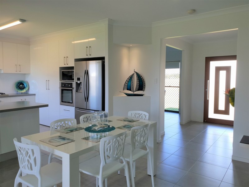 19 Beachmere Street, Burnett Heads QLD 4670