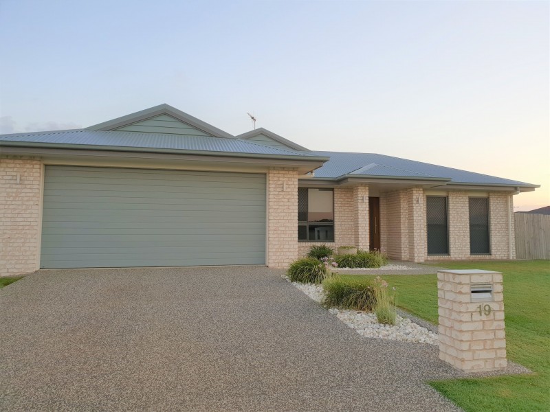 19 Beachmere Street, Burnett Heads QLD 4670