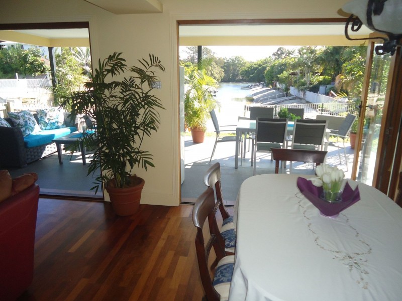 31 Pacific Blvd, Broadbeach Waters QLD 4218