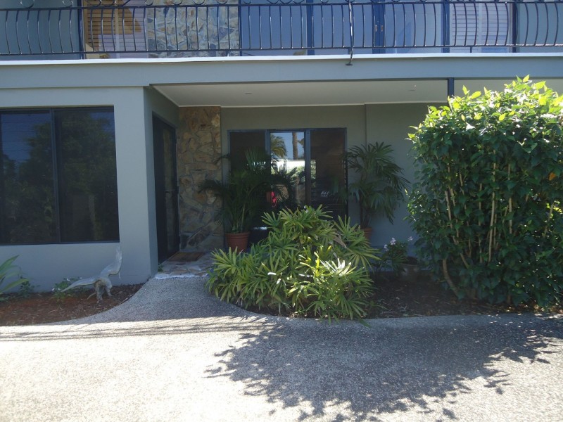 31 Pacific Blvd, Broadbeach Waters QLD 4218