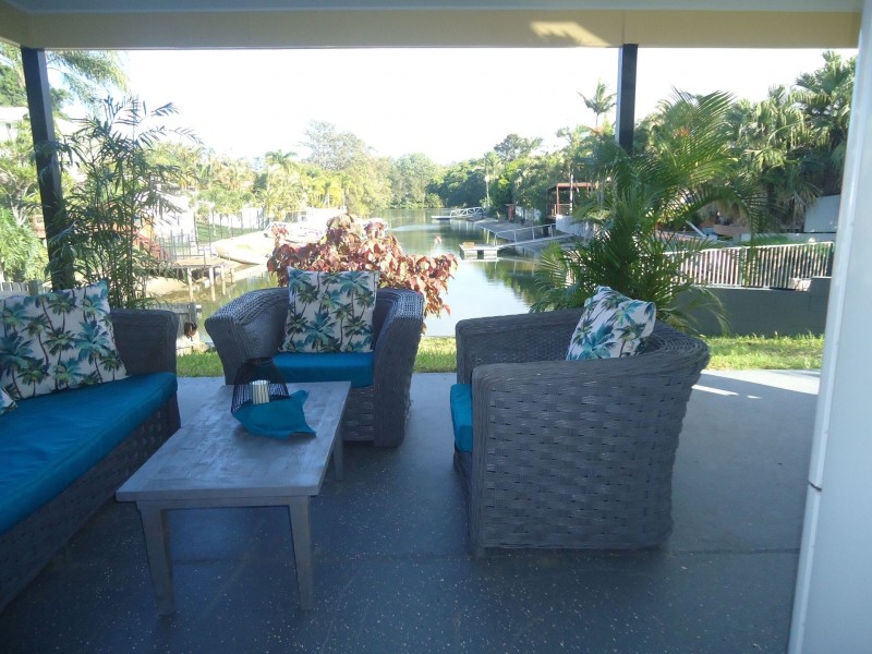 31 Pacific Blvd, Broadbeach Waters QLD 4218
