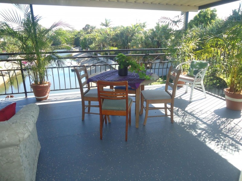 31 Pacific Blvd, Broadbeach Waters QLD 4218