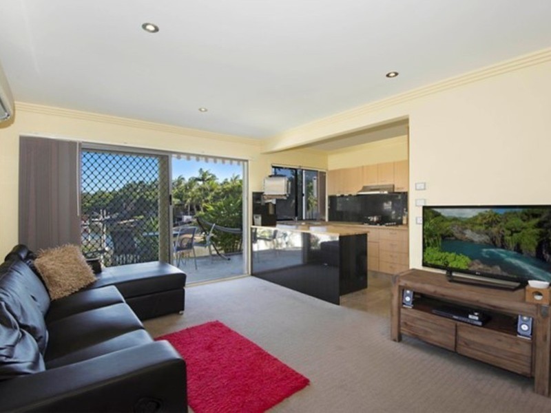 31 Pacific Blvd, Broadbeach Waters QLD 4218