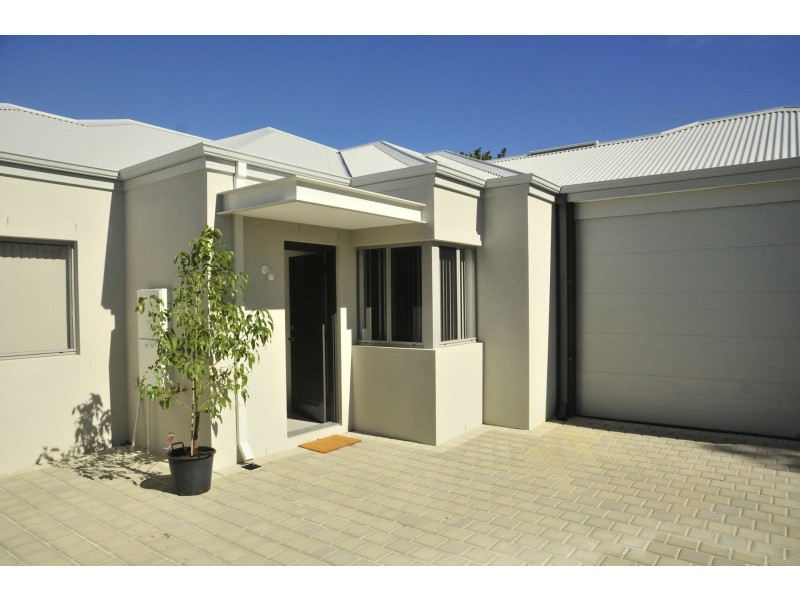 15B Redmond Road, Hamilton Hill WA 6163