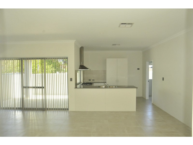 15B Redmond Road, Hamilton Hill WA 6163