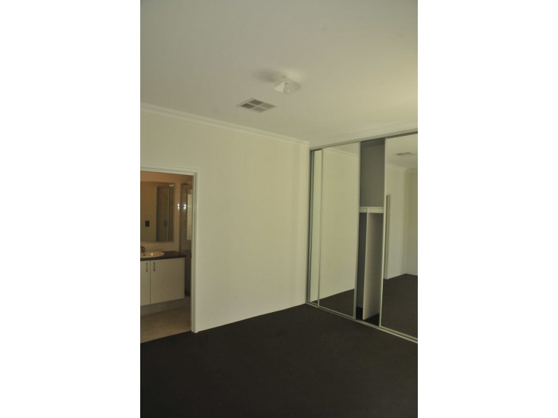 15B Redmond Road, Hamilton Hill WA 6163