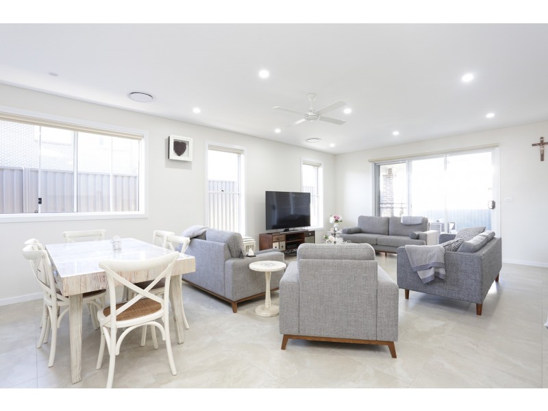 7 Oberon Street, Riverstone NSW 2765