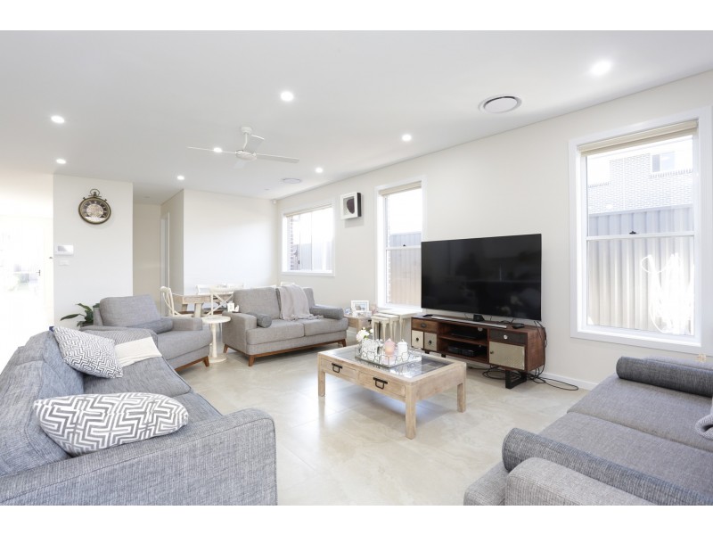 7 Oberon Street, Riverstone NSW 2765