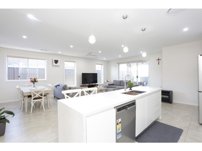 7 Oberon Street, Riverstone NSW 2765