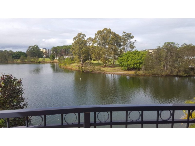 34/4 University Drive, Robina QLD 4226