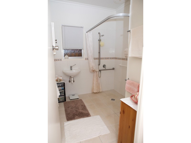 1 Lloyd Street, Walkervale QLD 4670