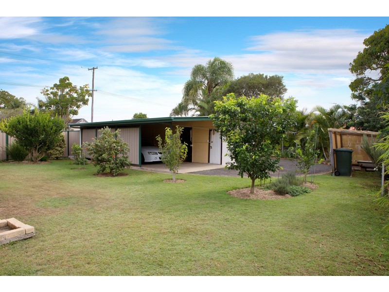 1 Lloyd Street, Walkervale QLD 4670