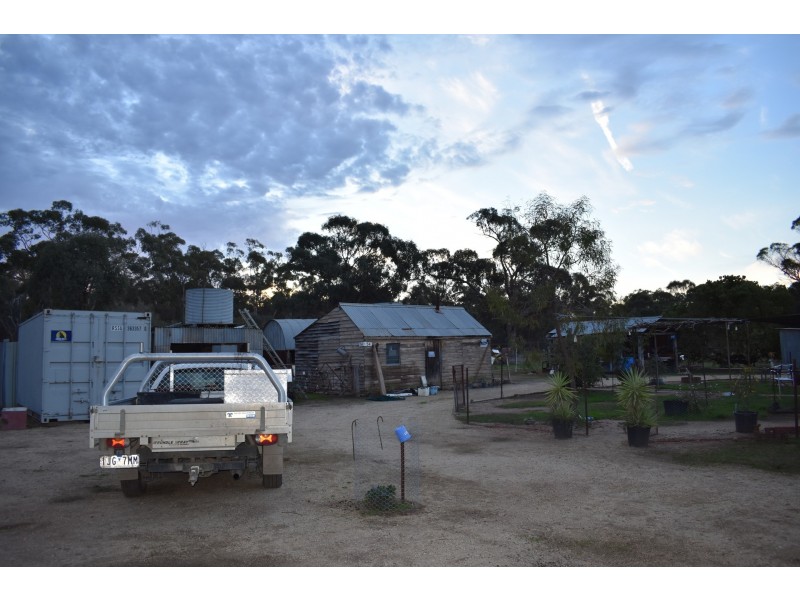 8 WILKINSONS ROAD, Kaarimba VIC 3635