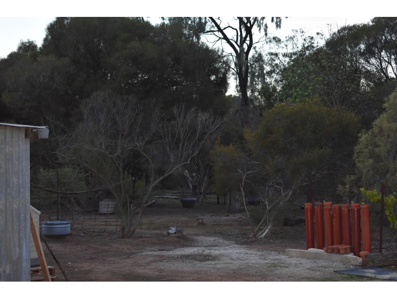 8 WILKINSONS ROAD, Kaarimba VIC 3635