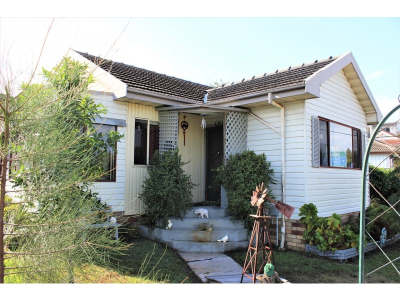 88 Oakland Avenue, The Entrance NSW 2261