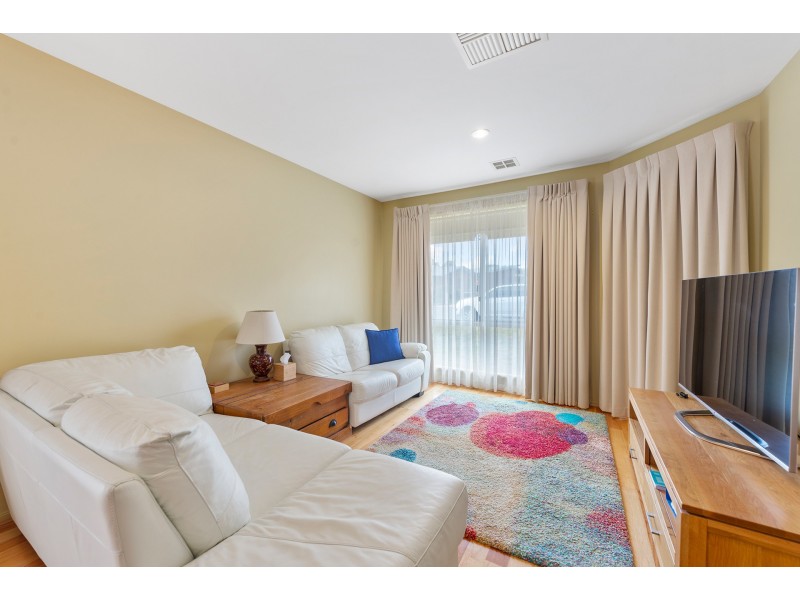 20 Mary Kitson Street, Watson ACT 2602