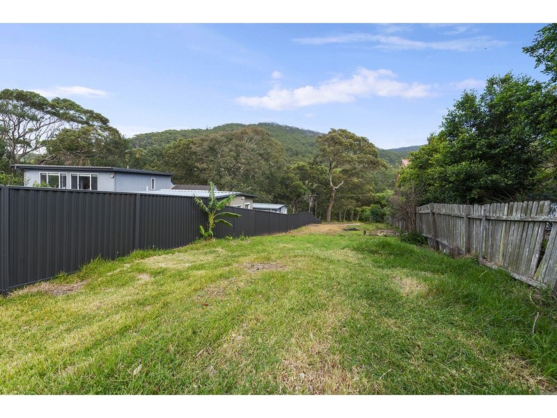 11 Lower Coast Road, Stanwell Park NSW 2508