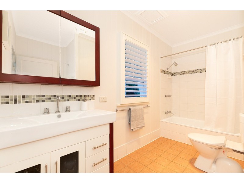 22 Orchard Street, Hawthorne QLD 4171