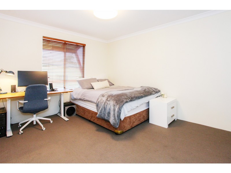 7 Kelso Close, Sinagra WA 6065