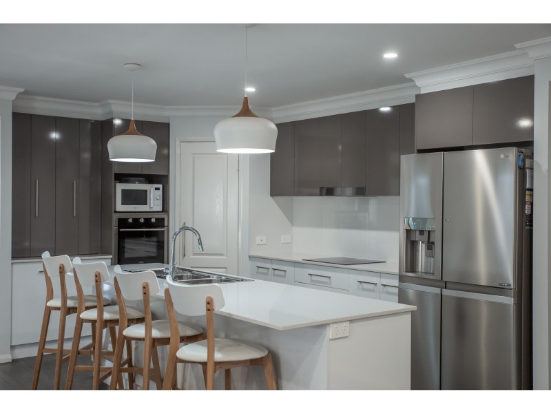 3 Renshaw Crescent, Kearneys Spring QLD 4350