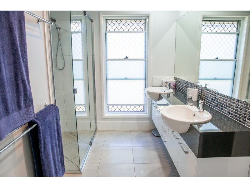 3 Renshaw Crescent, Kearneys Spring QLD 4350