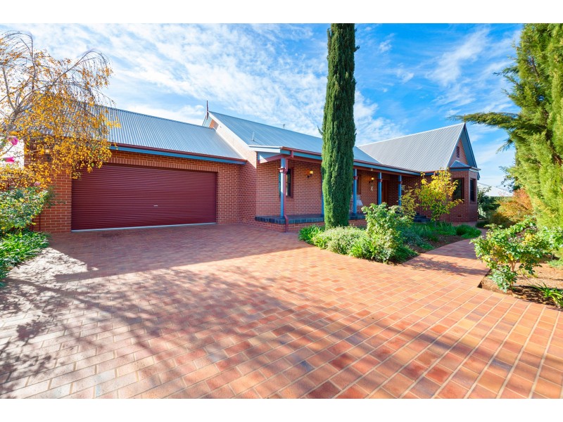 7 Calabria Road, Griffith NSW 2680