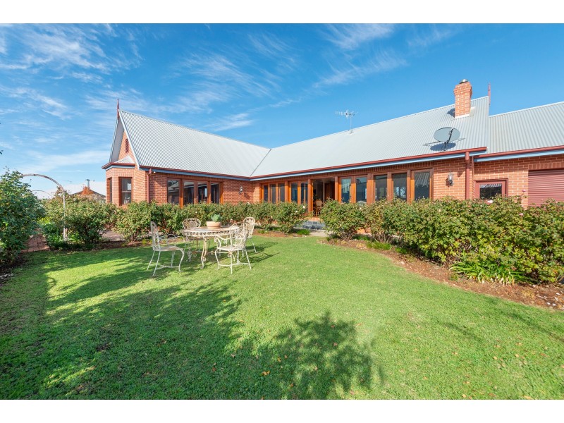 7 Calabria Road, Griffith NSW 2680