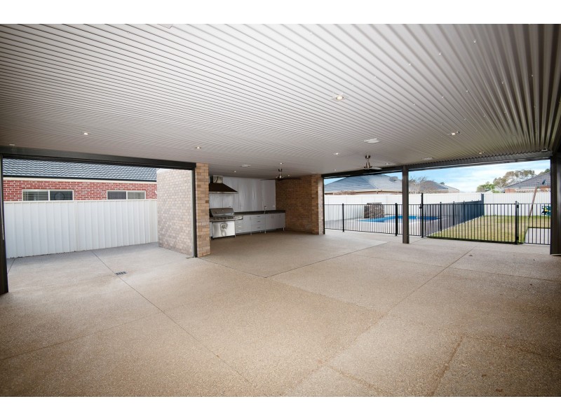 63 Waranga Drive, Kialla VIC 3631