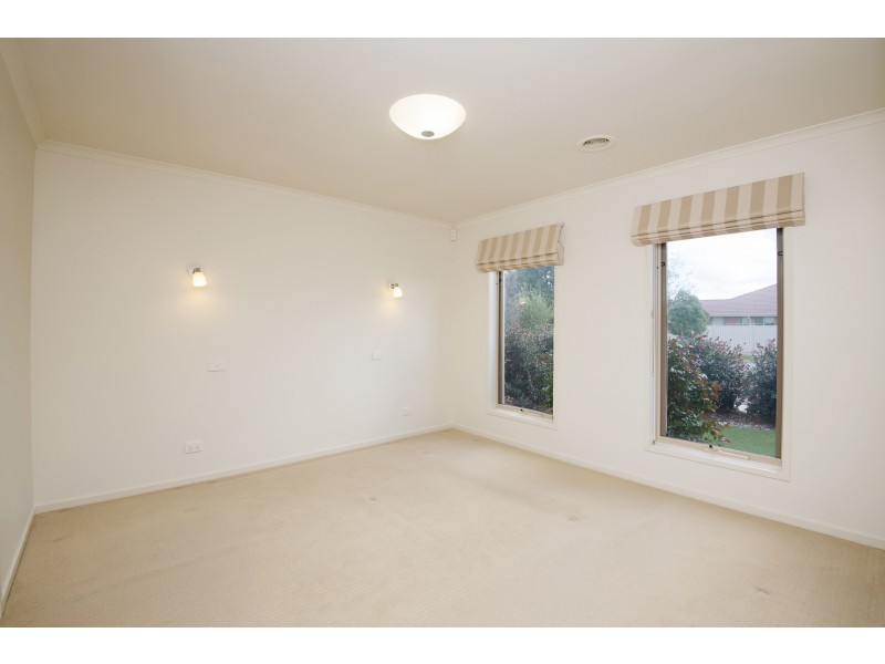 63 Waranga Drive, Kialla VIC 3631