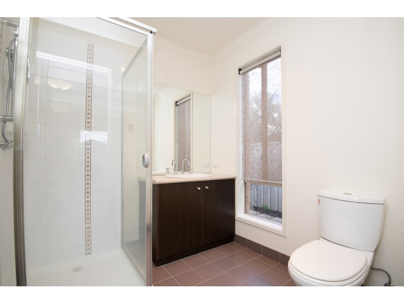 63 Waranga Drive, Kialla VIC 3631