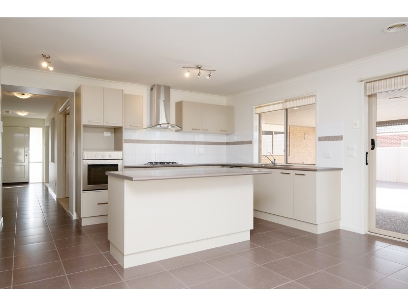 63 Waranga Drive, Kialla VIC 3631