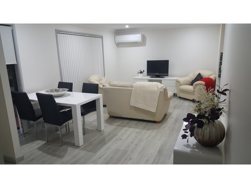 8/80 Queen Street, Warners Bay NSW 2282