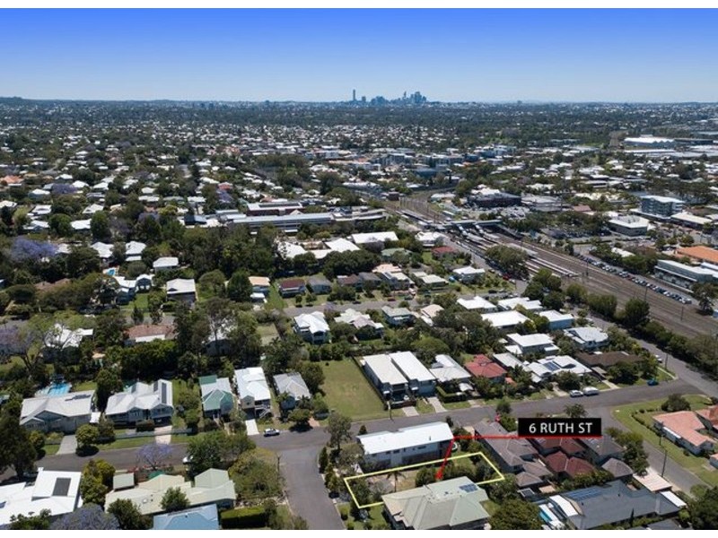 6 Ruth St, Corinda QLD 4075