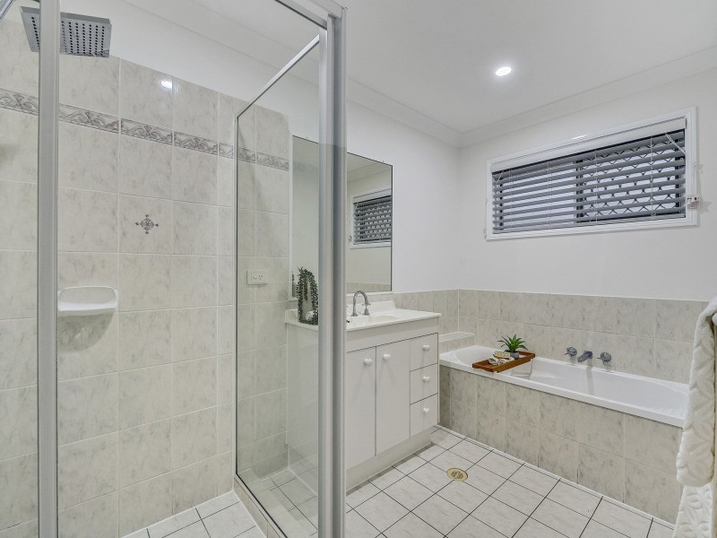 34 Streamview Crescent, Springfield QLD 4300