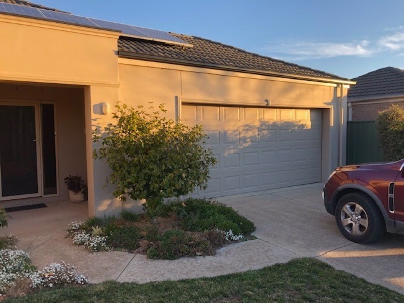 63 Lake Gardens Avenue, Lake Gardens VIC 3355