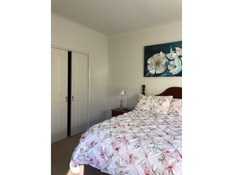 63 Lake Gardens Avenue, Lake Gardens VIC 3355