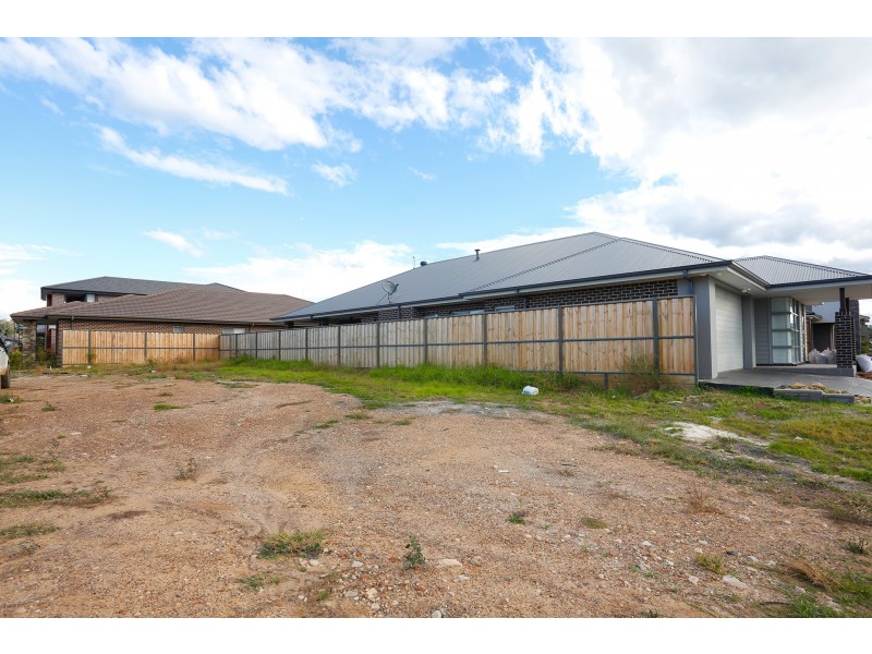 2 Sundowner Parkway, Box Hill NSW 2765