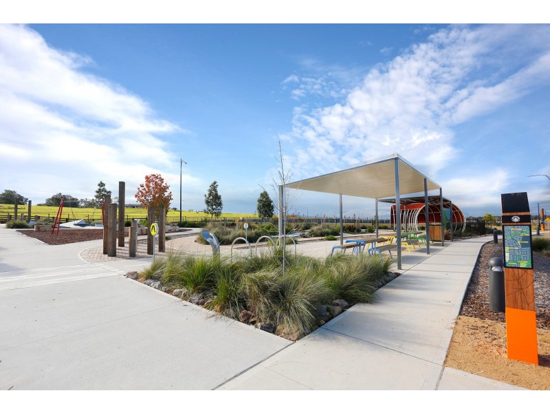 2 Sundowner Parkway, Box Hill NSW 2765