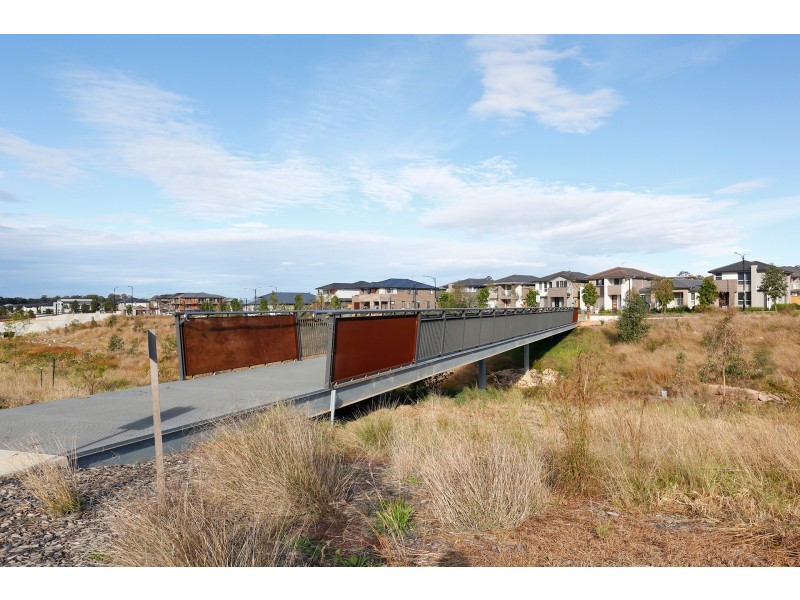 2 Sundowner Parkway, Box Hill NSW 2765