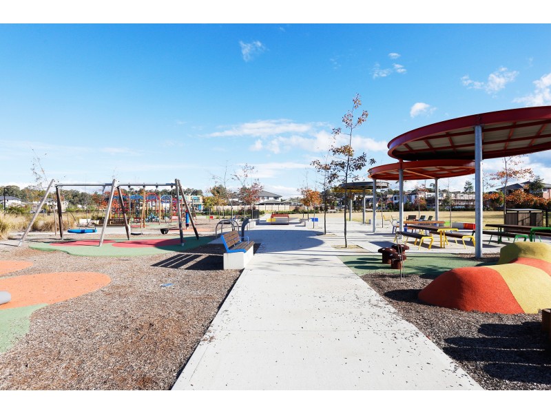 2 Sundowner Parkway, Box Hill NSW 2765