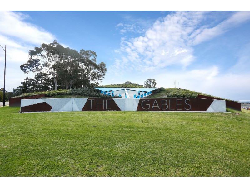 2 Sundowner Parkway, Box Hill NSW 2765