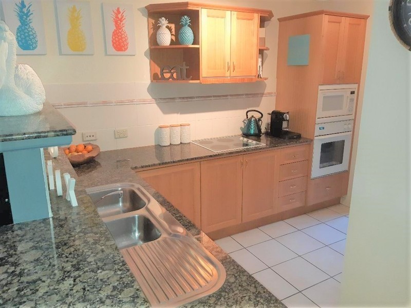 61 John Lund Drive, Hope Island QLD 4212