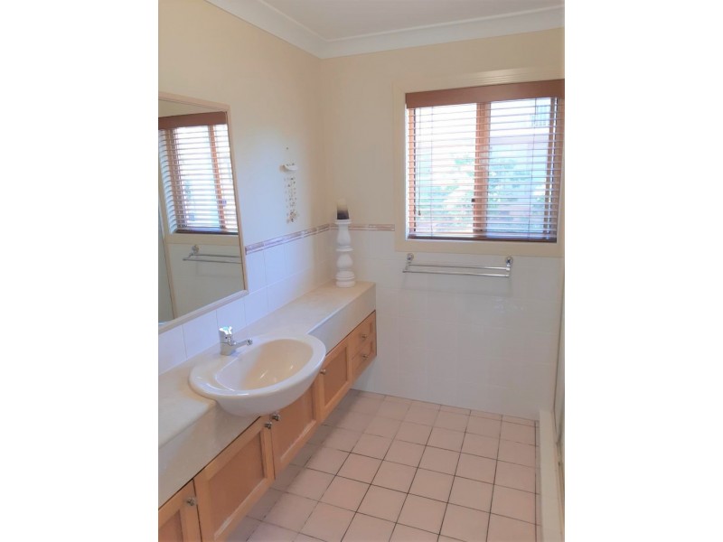 61 John Lund Drive, Hope Island QLD 4212